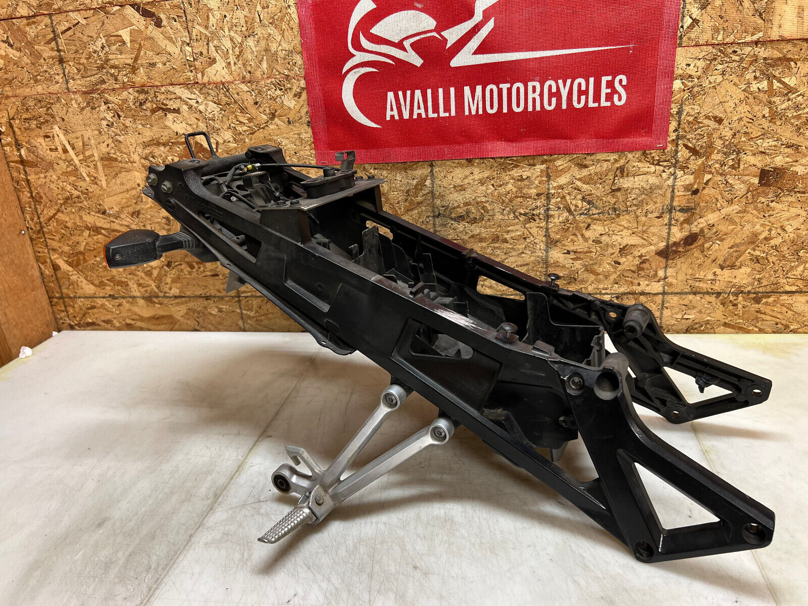04 05 SUZUKI GSXR GSX-R 600 750 GSXR750 GSXR600 SUBFRAME SUB FRAME BACK FRAME