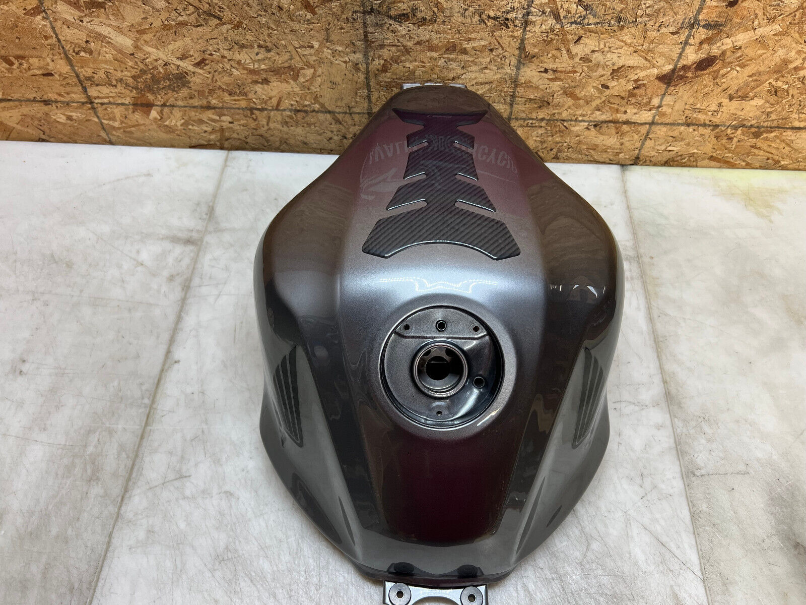 20 21 22 23 24 HONDA CBR500R CBR 500R GAS TANK FUEL TANK PETROL RESERVOIR