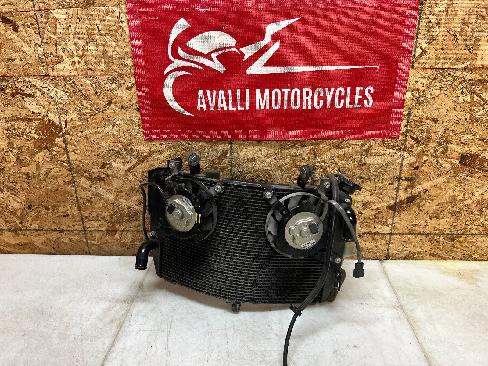 2007 2008 07 08 YAMAHA YZFR1 YZF R1 RADIATOR RAD ENGINE COOLER COOLING FAN OEM