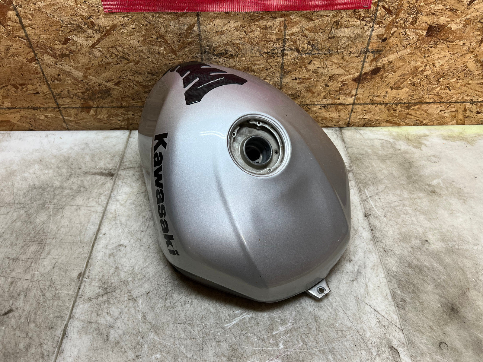 03 04 2003 2004 KAWASAKI ZX6-R ZX6R 636 ZX6 GAS TANK FUEL TANK