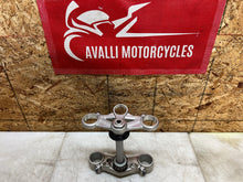 Load image into Gallery viewer, 13 14 15 16 17 TRIUMPH DAYTONA 675R 675 R TOP TRIPLE TREE LOWER CLAMP STEM TREES
