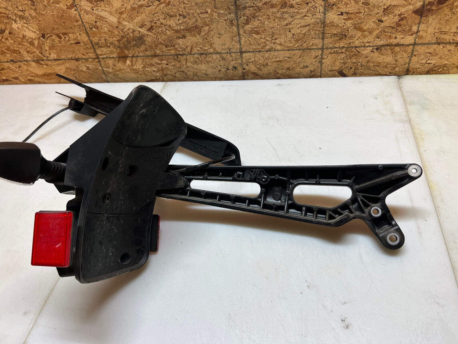 18 19 20 21 HUSQVARNA VITPILEN 401 REAR FENDER TIRE HUGGER LICENSE PLATE BRACKET