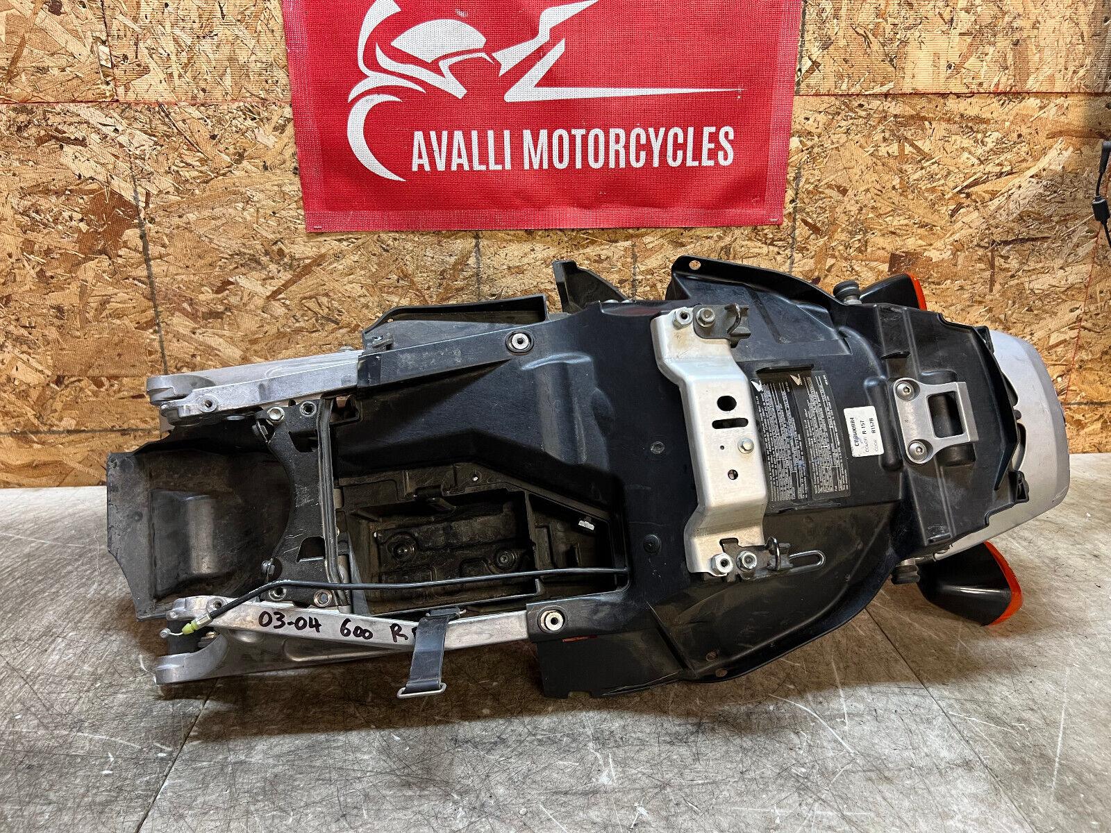 03 04 2003 2004 HONDA CBR600RR CBR 600RR REAR SUBFRAME SUB FRAME BACK FRAME TAIL