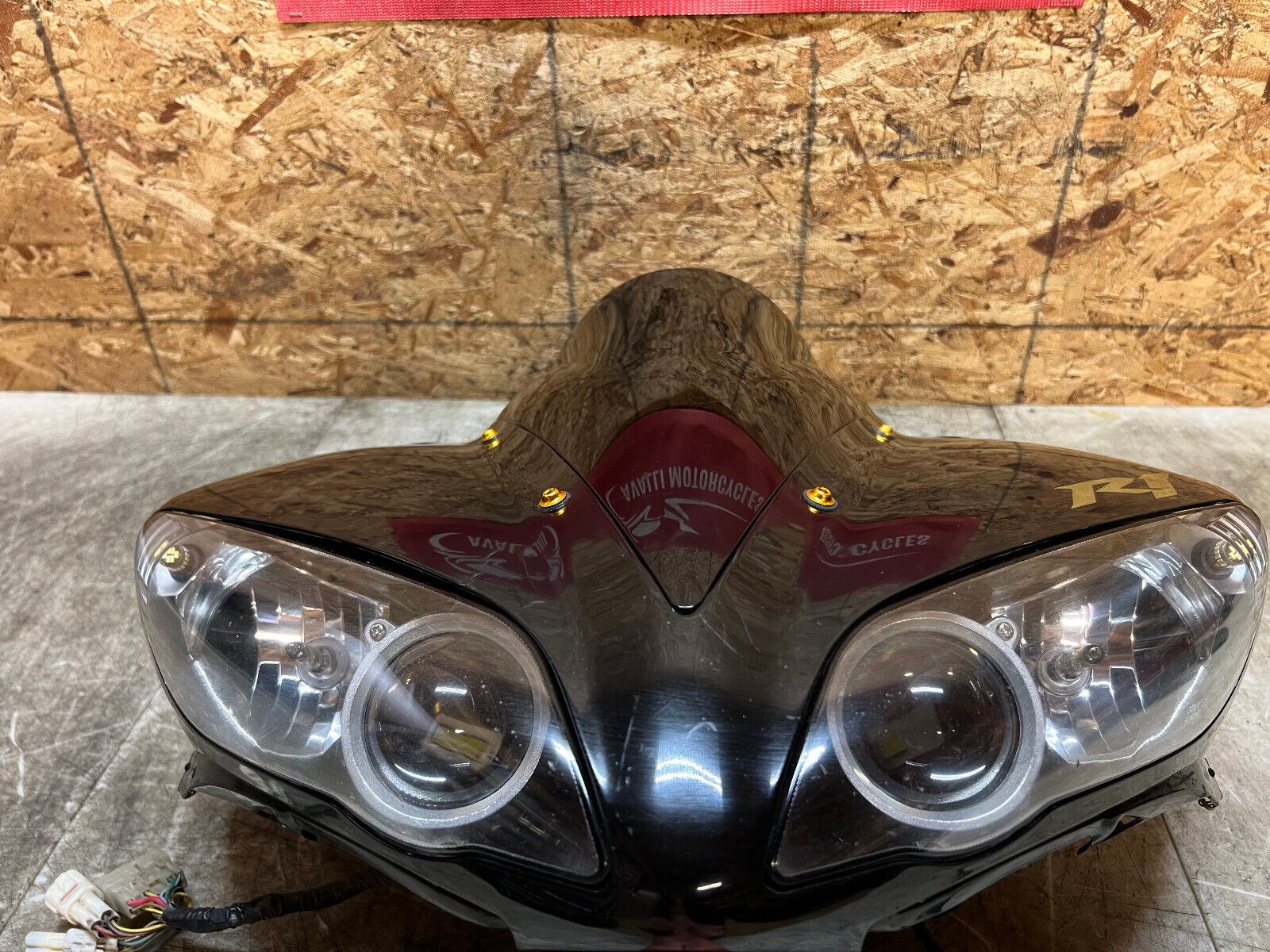 04 05 06 2004 2005 2006 YAMAHA YZFR1 YZF R1 HEADLIGHTS HEAD LIGHT FRONT NOSE