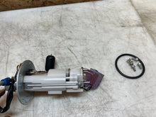 Load image into Gallery viewer, 08 09 10 2009 2010 SUZUKI GSXR GSX-R 600 750 FUEL PUMP GAS PUMP SENDING UNIT OEM
