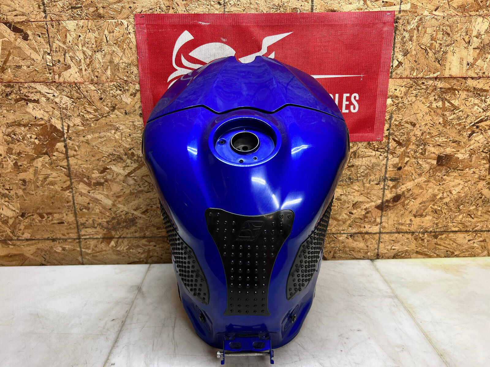 2007 2008 07 08 YAMAHA YZFR1 YZF R1 GAS TANK FUEL TANK PETROL RESERVOIR CELL