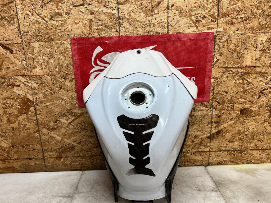 08 09 10 2009 2010 SUZUKI GSXR GSX-R 600 750 GAS TANK FUEL TANK PETROL RESERVOIR