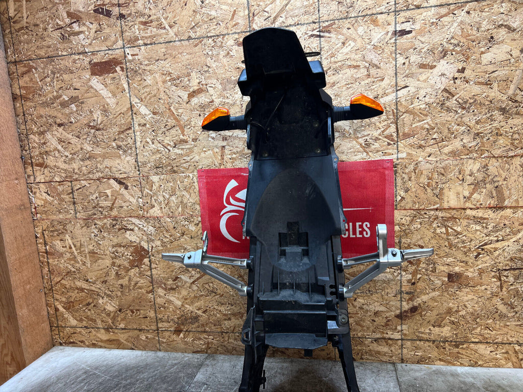 04 05 2004 2005 SUZUKI GSXR GSX-R GSXR600 600 REAR SUBFRAME SUB FRAME BACK TAIL
