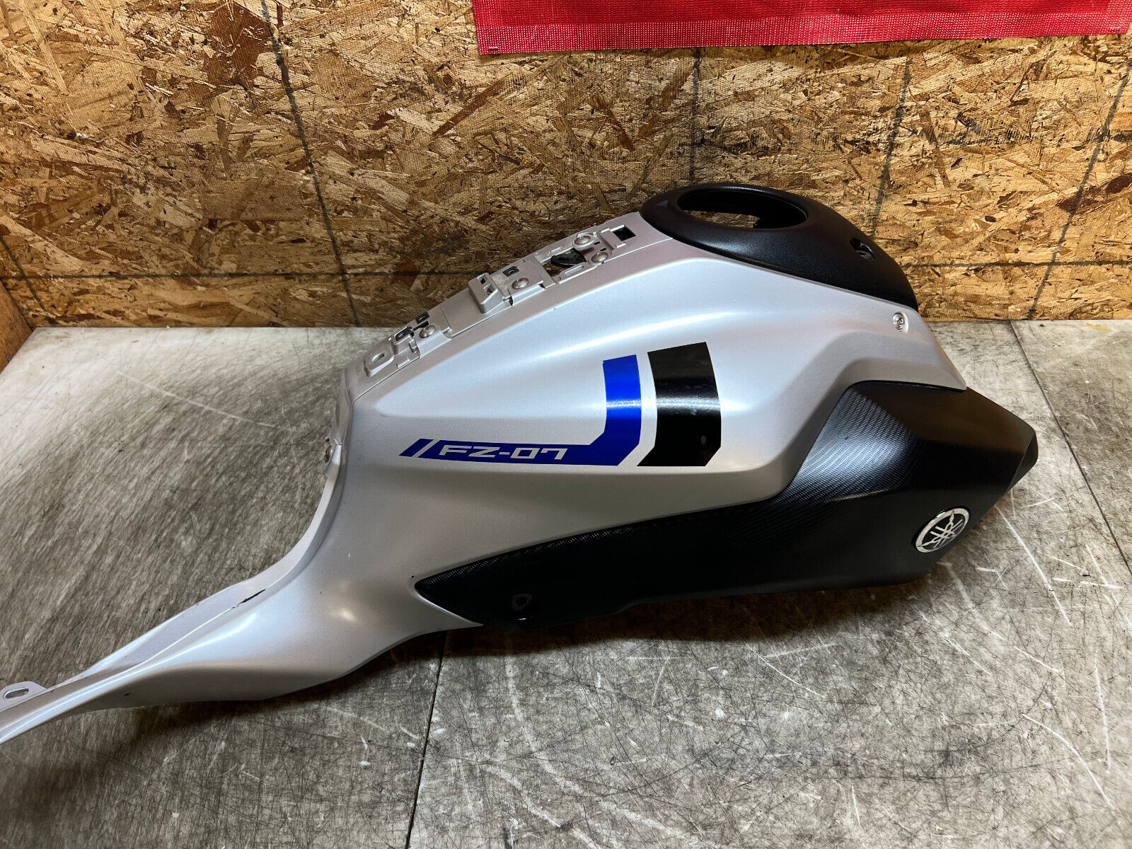 15 16 17 18 19 20 21 YAMAHA FZ-07 FZ07 MT-07 MT07 RIGHT FAIRING SIDE TANK COWL