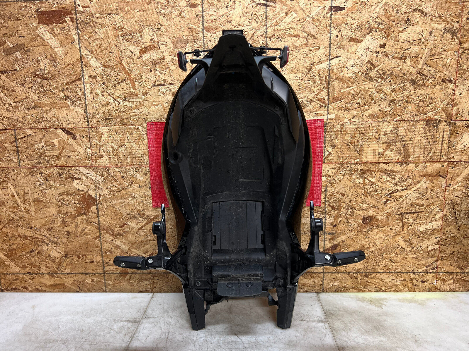21 22 23 24 SUZUKI HAYABUSA GSX1300R GSX 1300 SUBFRAME SUB FRAME BACK FRAME TAIL