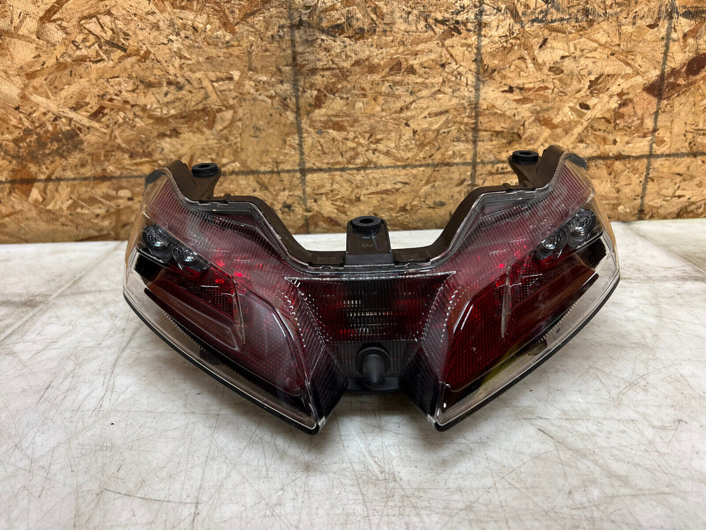 21 22 23 24 SUZUKI HAYABUSA GSX1300R GSX 1300 TAILLIGHT TAIL LIGHT BRAKE LIGHT
