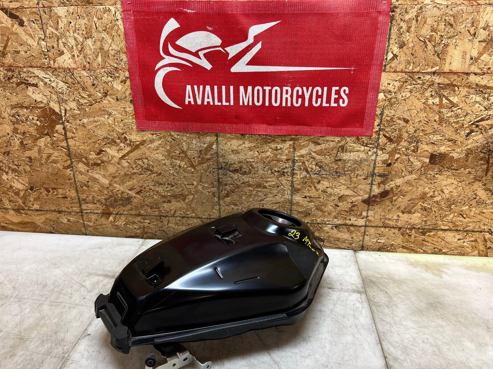 19 20 21 22 23 YAMAHA FZ-07 FZ07 MT-07 MT07 GAS TANK FUEL TANK PETROL RESERVOIR