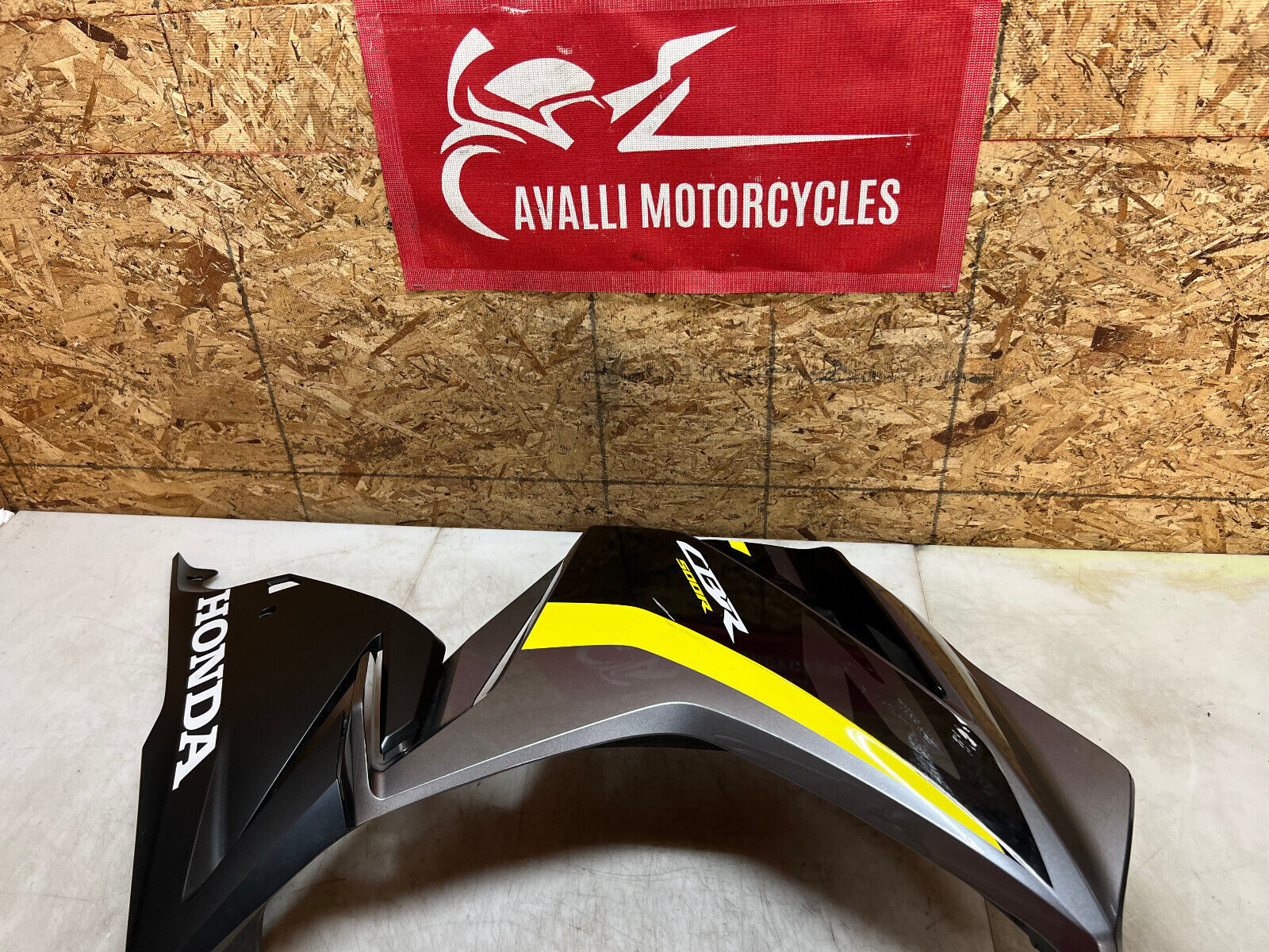 20 21 22 23 24 HONDA CBR500R CBR 500R RIGHT SIDE FAIRING MID FAIRING COWL COVER