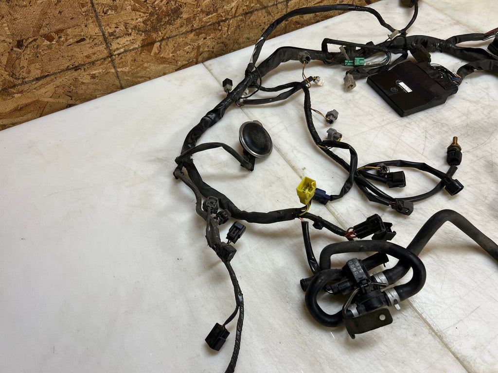 04 05 SUZUKI GSXR GSX-R 750 GSXR750 MAIN ENGINE WIRING HARNESS LOOM ECU CDI