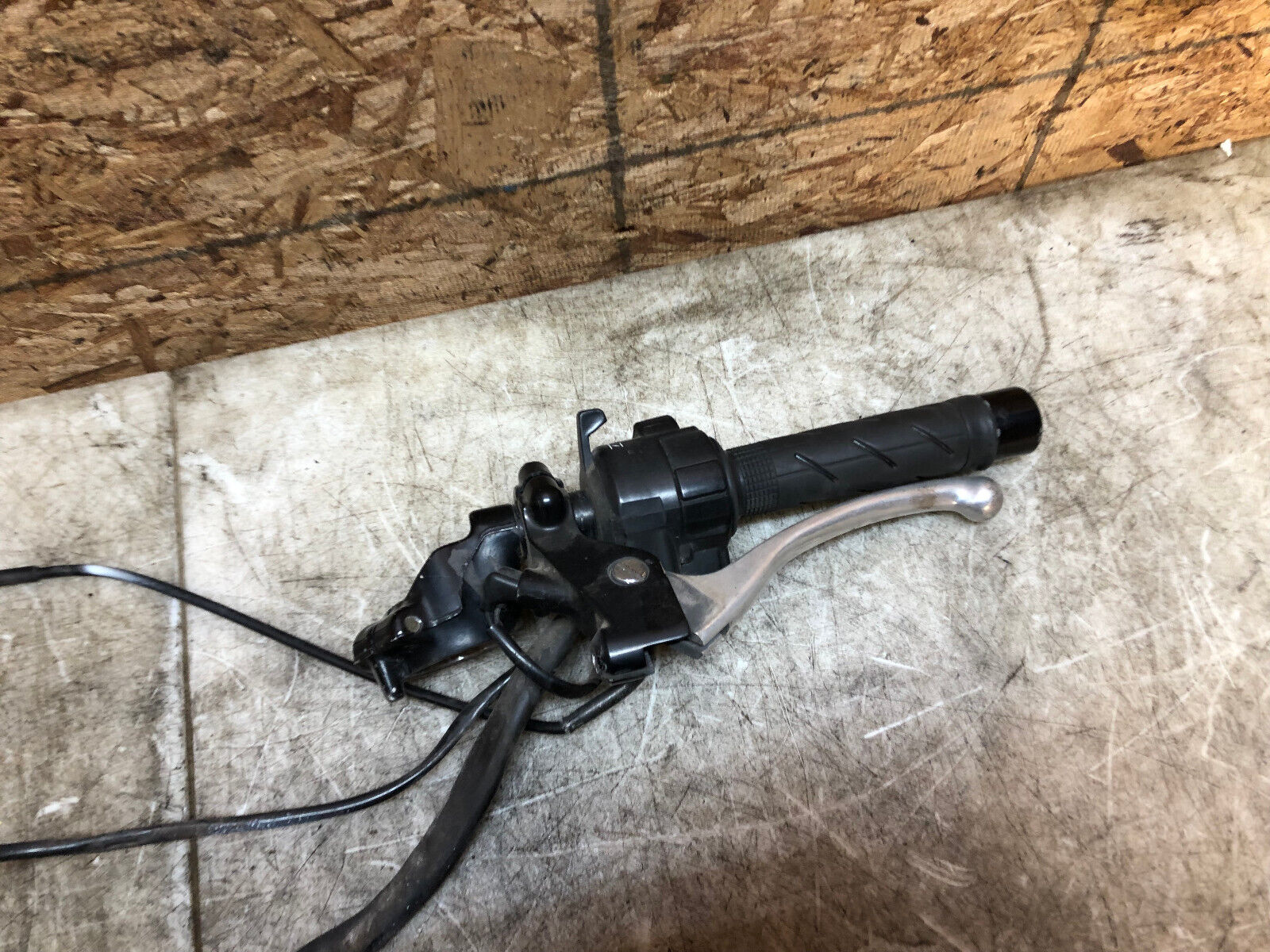 99 00 1999 2000 HONDA CBR600 CBR 600 F4 LEFT CLIP ON HANDLEBAR HANDLE BAR SWITCH
