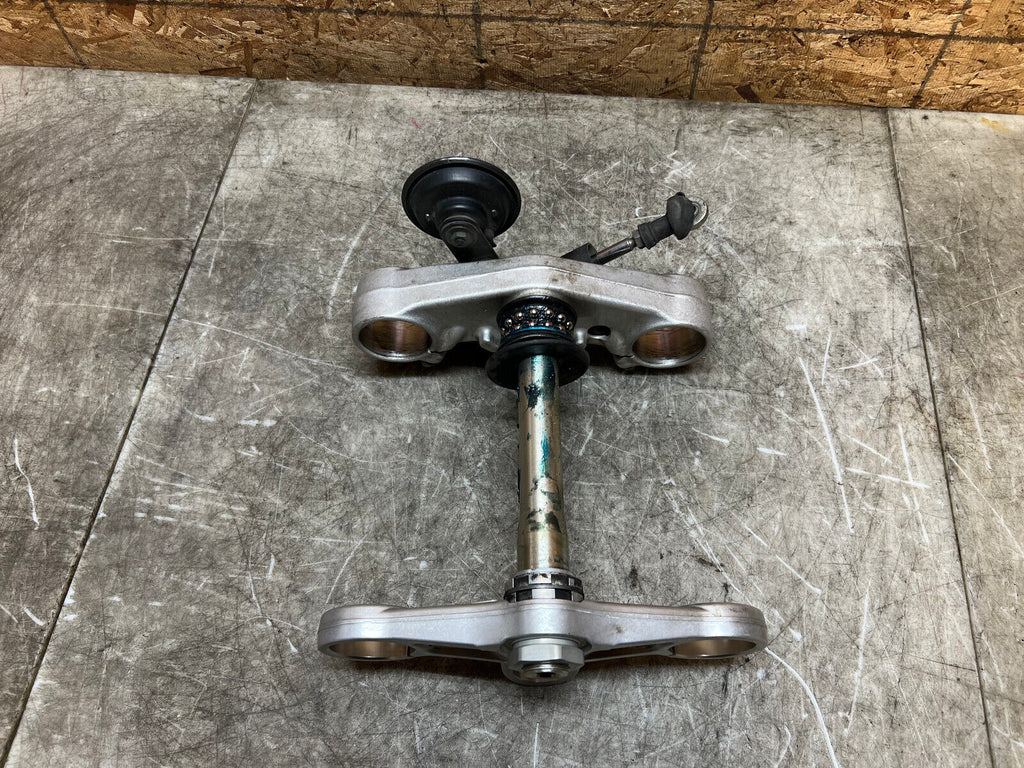 09 10 11 12 TRIUMPH DAYTONA 675R 675 R UPPER & LOWER TRIPLE TREES TREE CLAMP OEM