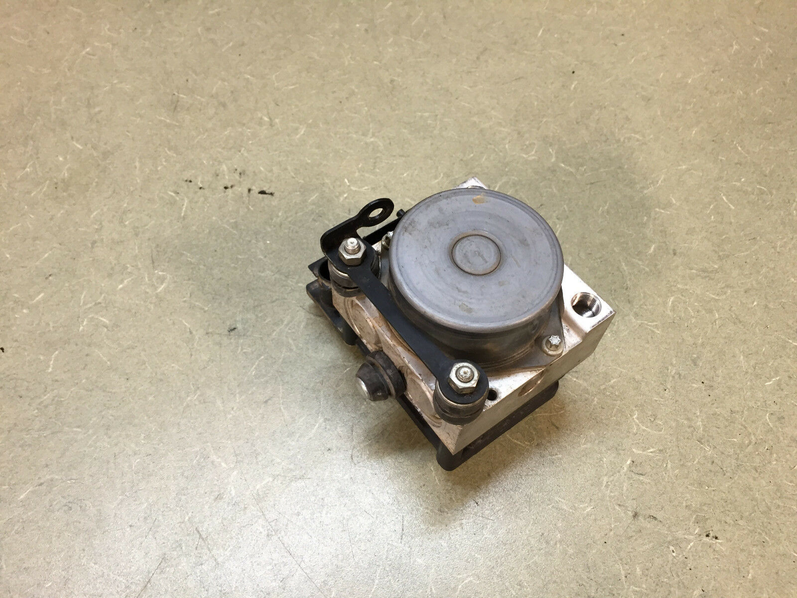 2010-2016 BMW F650GS F 650 GS SERATO ABS PUMP CONTROL UNIT BRAKE MODULATOR
