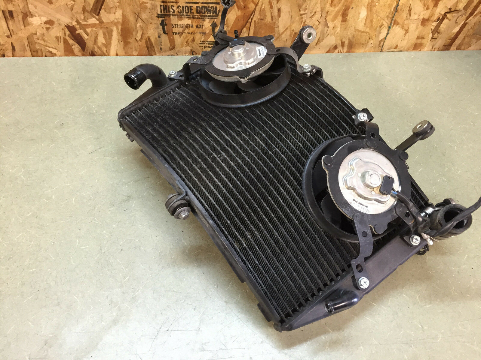 04 05 06 2004-2006 YAMAHA YZFR1 YZF R1 RADIATOR RAD ENGINE COOLER COOLING FANS