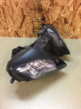 Load image into Gallery viewer, 2006-2007 06 07 YAMAHA YZFR6 YZF R6 R HEADLIGHTS HEAD LIGHT LIGHTS BEAM LAMP OEM
