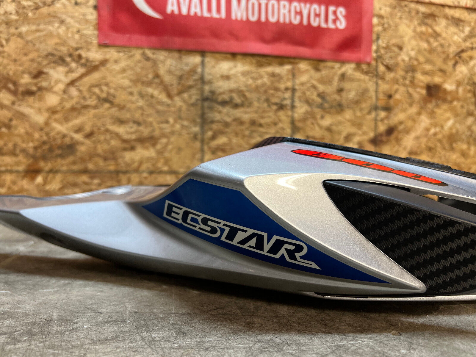 17 18 19 20 21 22 23 SUZUKI GSX-R GSXR 600 750 TAIL FAIRING REAR BACK COVER COWL