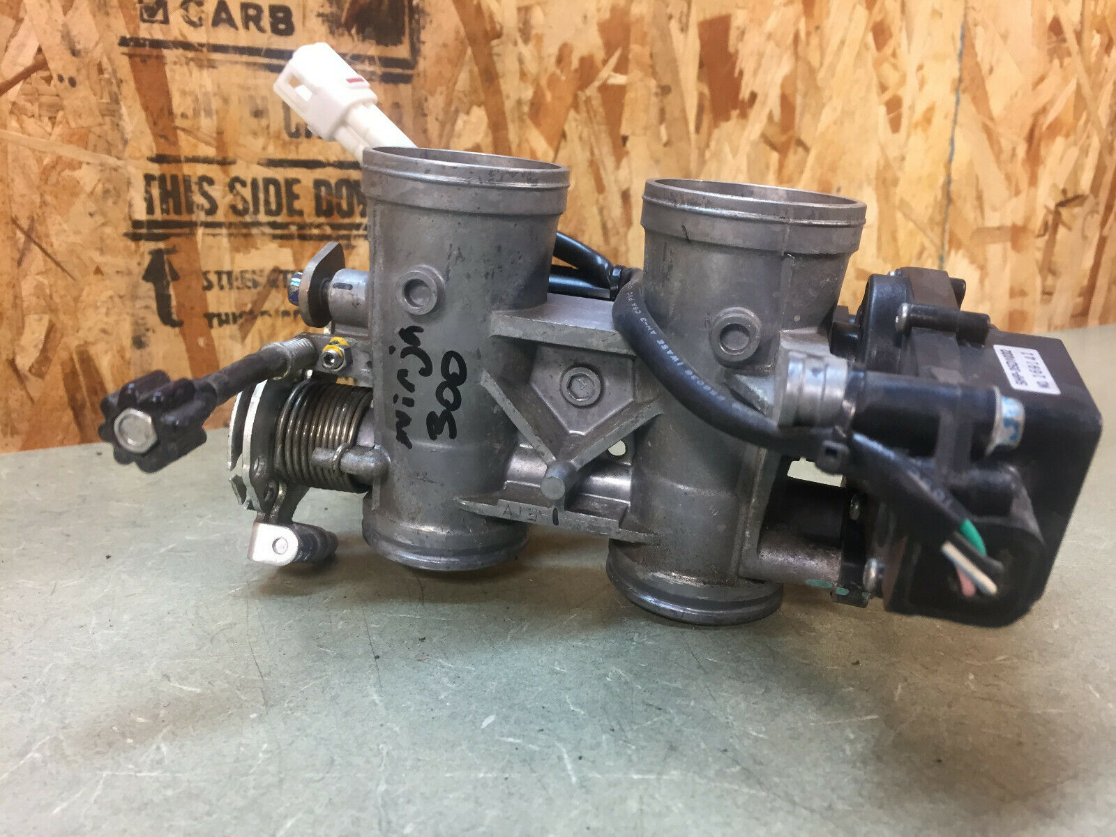 13-17 2013-2017 KAWASAKI NINJA 300 EX300 THROTTLE BODIES BODY CARBS INJECTION
