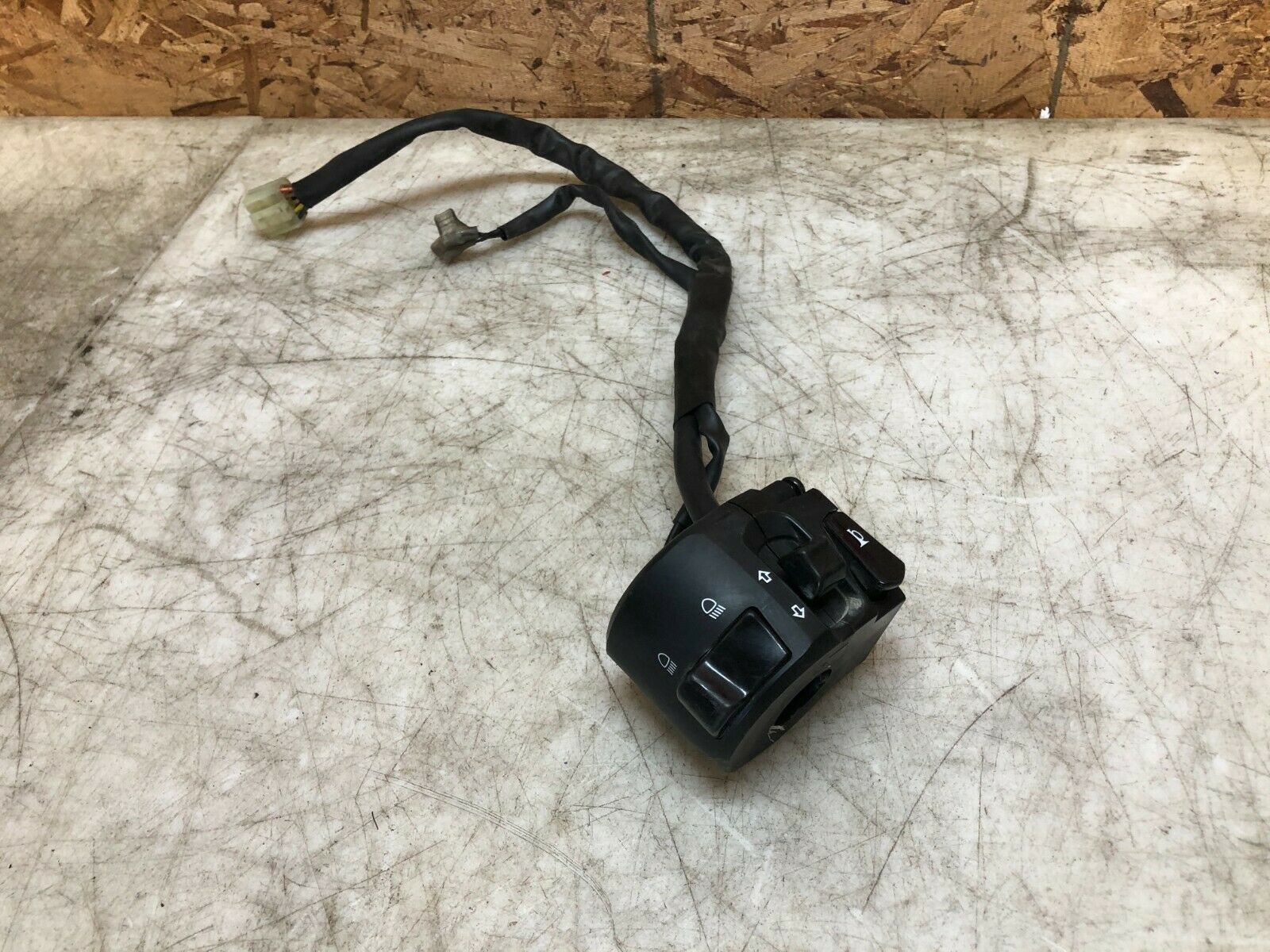 2006-2007 06 07 YAMAHA YZFR6 YZF R6 R LEFT BAR SWITCH HEADLIGHT SWITCH CONTROLS