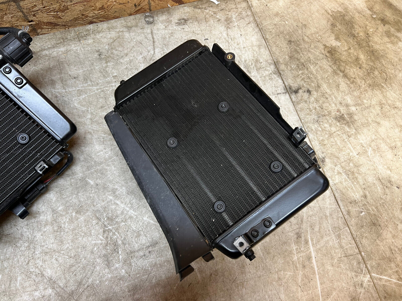 22 23 2022 2023 KTM SUPER ADVENTURE 1290 S RADIATORS RAD ENGINE COOLER RADIATOR