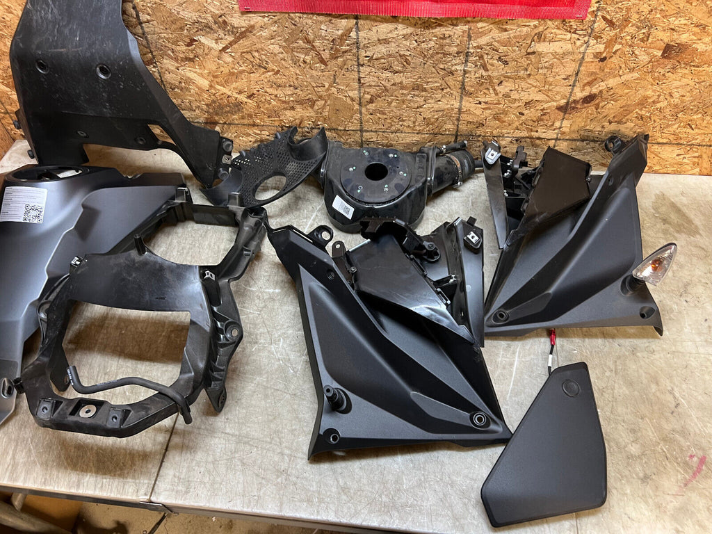 22 23 2022 2023 KTM SUPER ADVENTURE 1290 S FILLER PLASTIC TRIM PIECES COWL COVER