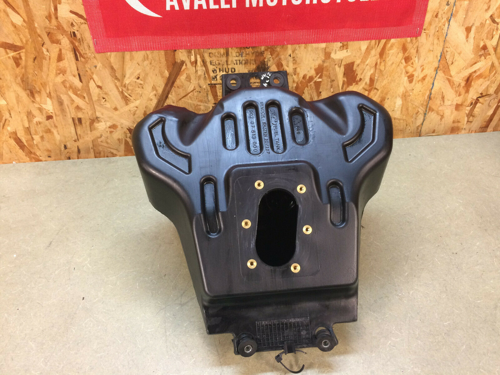 2015 13 14 15 16 KTM DUKE RC390 390 RC GAS TANK FUEL TANK PETROL RESERVOIR NICE