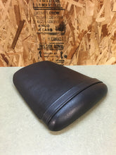 Load image into Gallery viewer, 04 05 06 07 HONDA CBR1000RR CBR 1000 RR REAR SEAT PASSENGER SEAT PAD CUSION OEM
