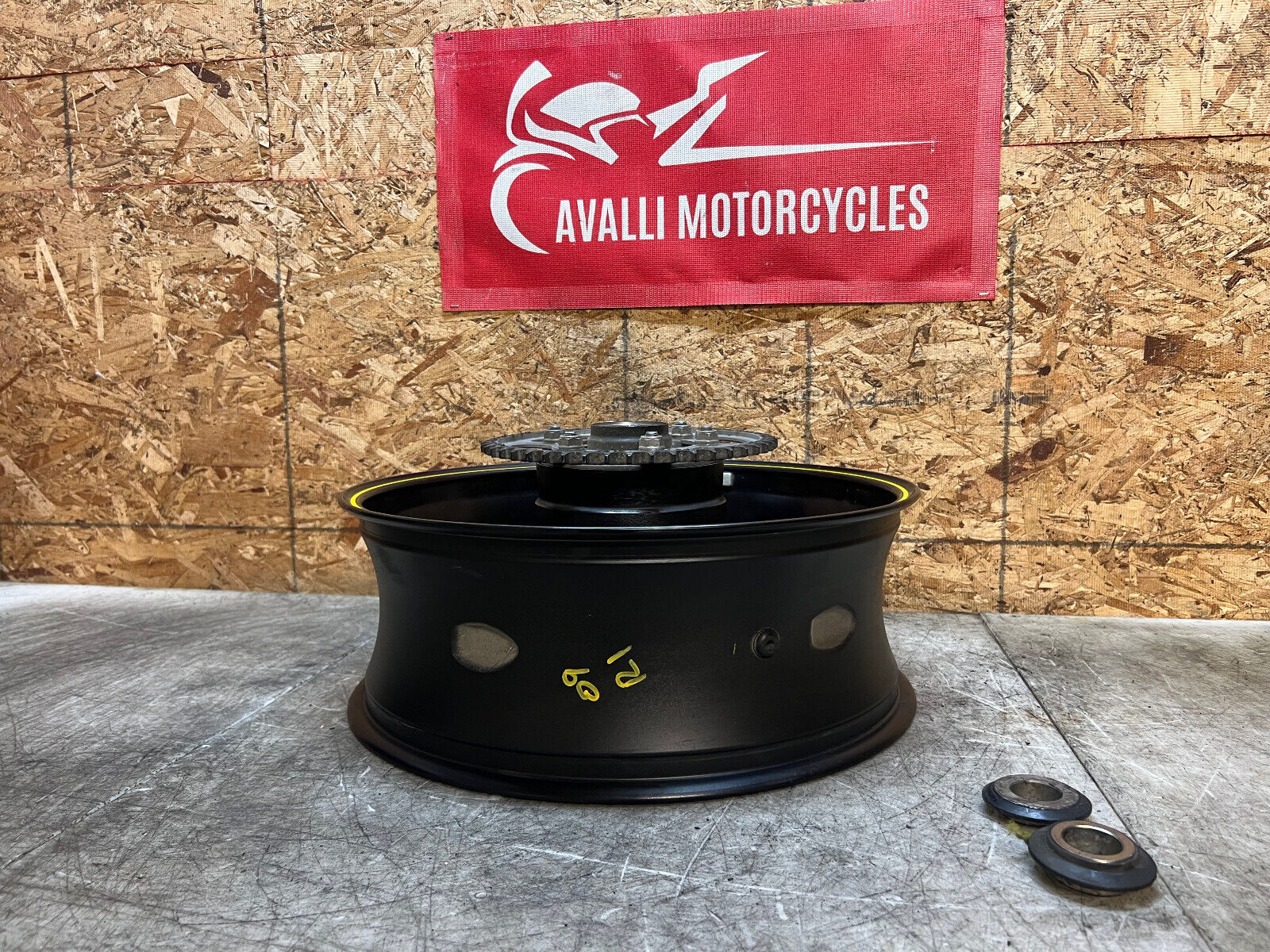 2013 09 10 11 12 13 14 YAMAHA YZFR1 YZF R1 REAR WHEEL BACK RIM STRAIGHT NON ABS