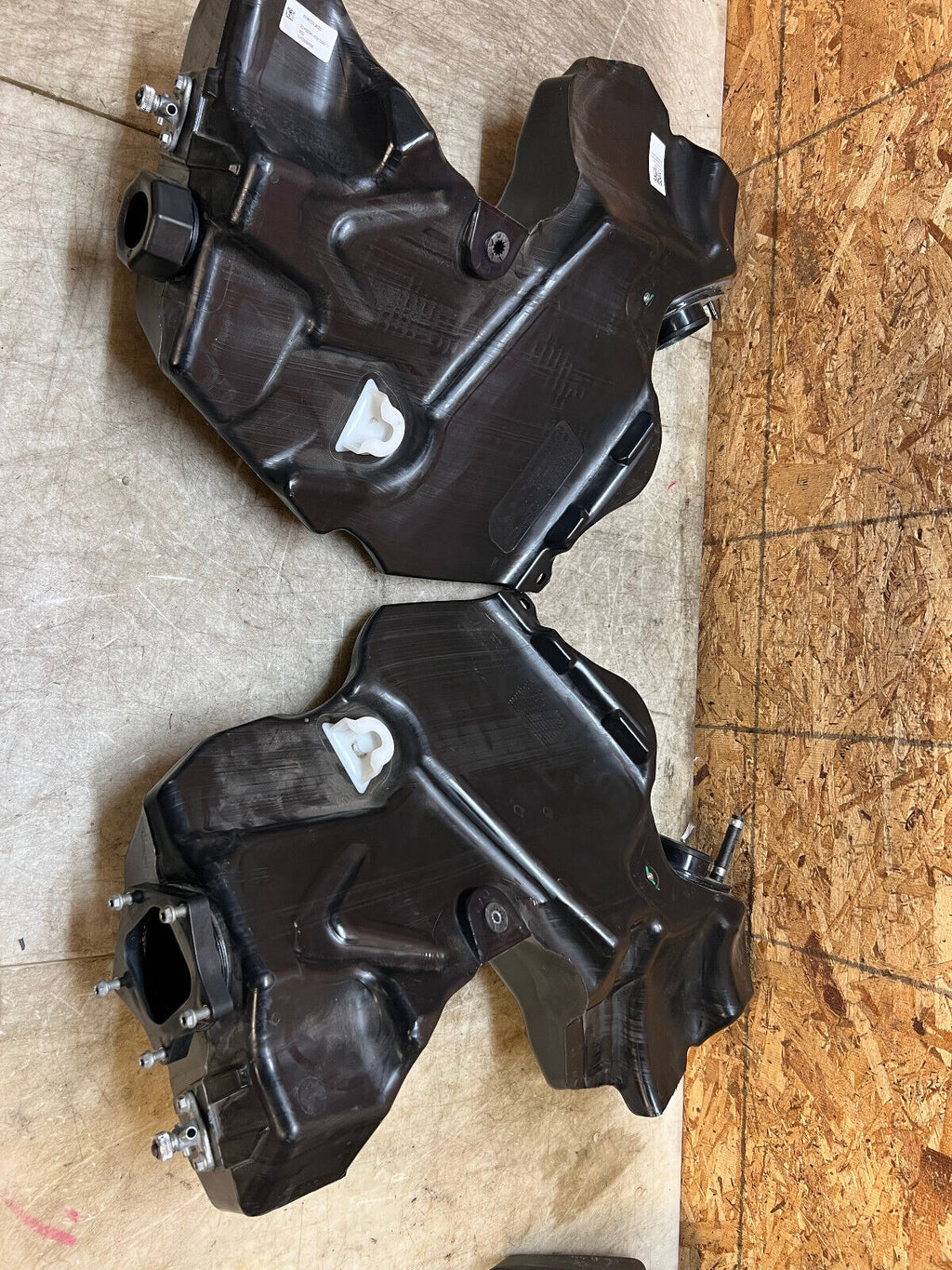 22 23 2022 2023 KTM SUPER ADVENTURE 1290 S GAS TANK FUEL TANK SADDLE TANKS PAIR