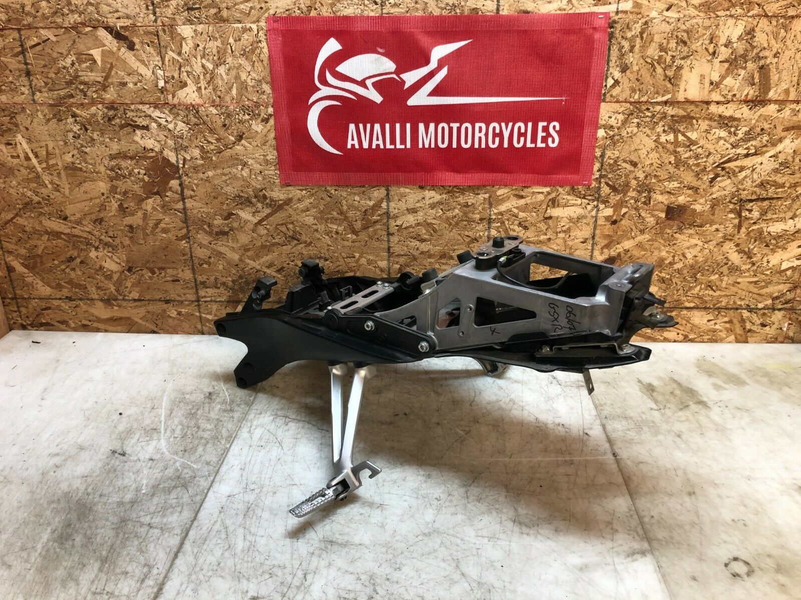 06 07 2006 2007 SUZUKI GSX-R600 GSXR 600 750 SUBFRAME SUB FRAME BACK FRAME TAIL