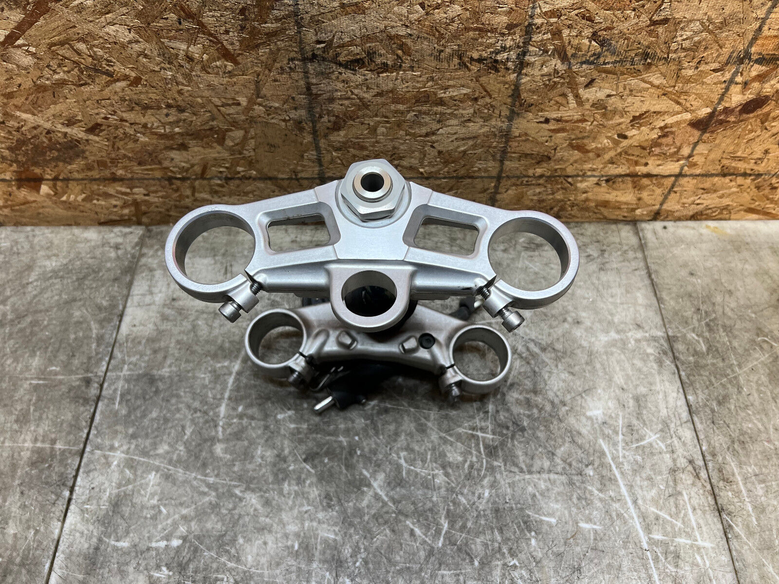 09 10 11 12 TRIUMPH DAYTONA 675R 675 R UPPER & LOWER TRIPLE TREES TREE CLAMP OEM