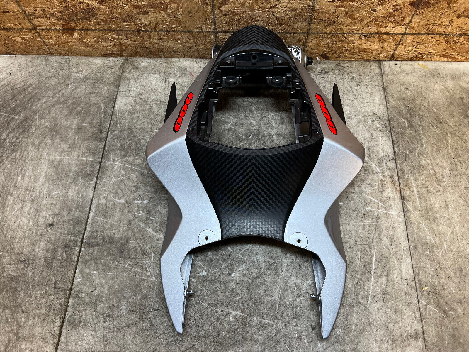 17 18 19 20 21 22 23 SUZUKI GSX-R GSXR 600 750 TAIL FAIRING REAR BACK COVER COWL