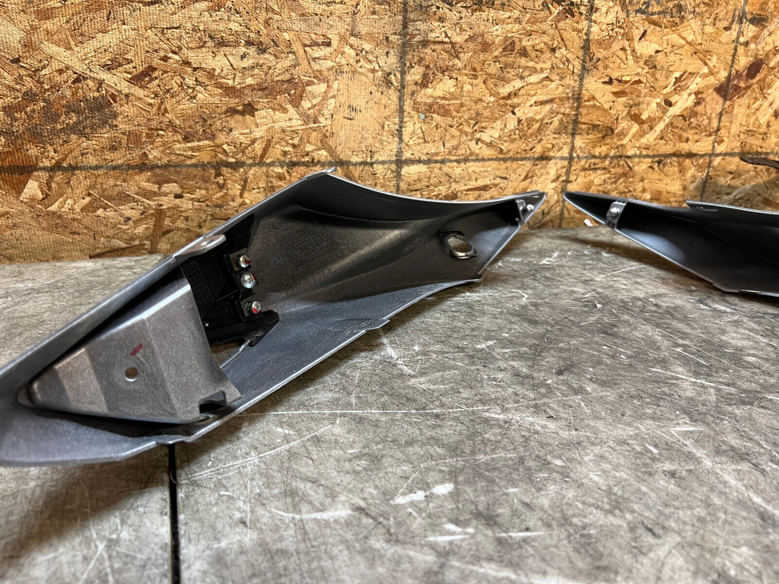 17 18 19 20 21 22 23 SUZUKI GSX-R GSXR 600 750 TAIL FAIRING REAR BACK COVER COWL