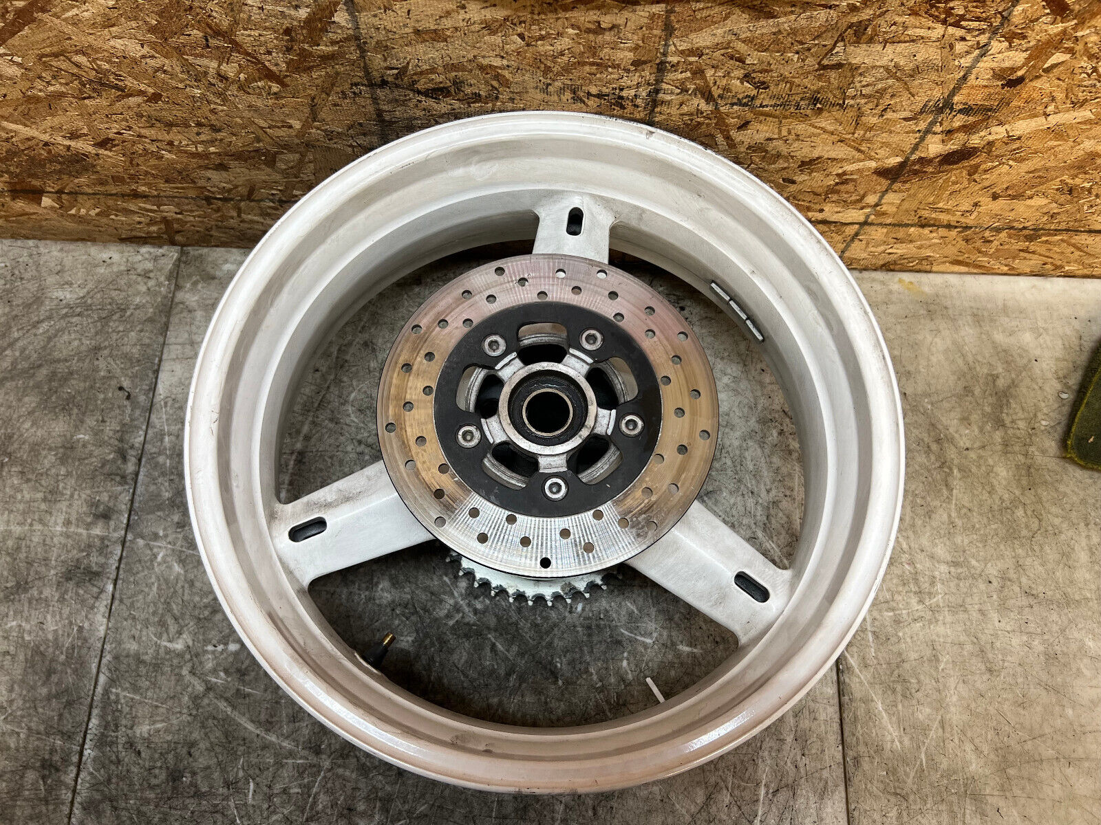 01 02 03 2001-2003 SUZUKI GSXR GSX-R GSX-R600 750 REAR WHEEL BACK RIM STRAIGHT