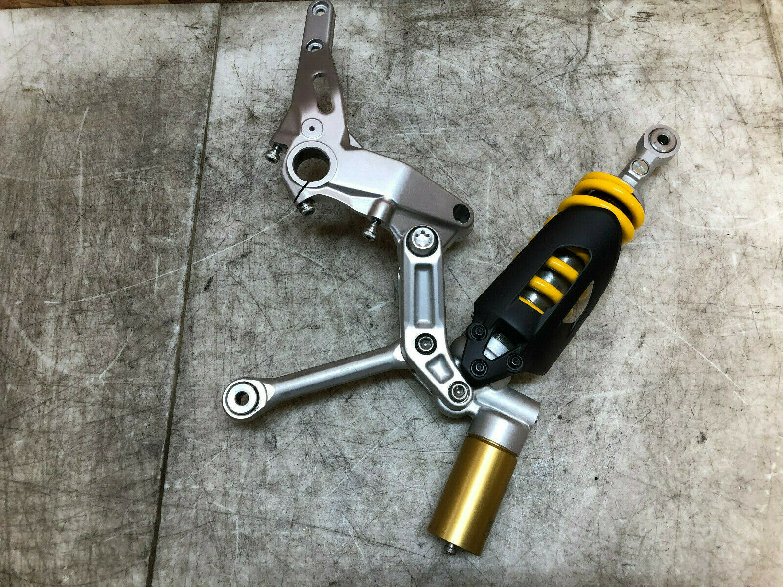 16 17 18 19 DUCATI PANIGALE 899 959 REAR SHOCK ABSORBER BACK SPRING COIL BRACKET