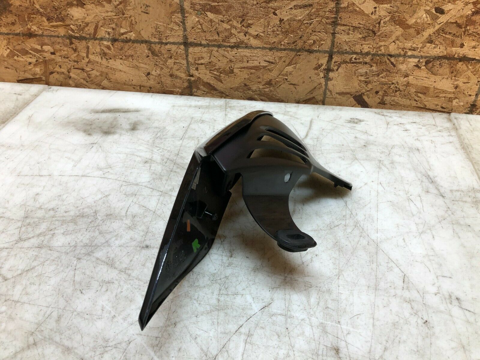 17 18 19 20 TRIUMPH STREET TRIPLE 765R 765 R LEFT SIDE UPPER RADIATOR FAIRING