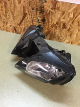 Load image into Gallery viewer, 2006-2007 06 07 YAMAHA YZFR6 YZF R6 R HEADLIGHTS HEAD LIGHT LIGHTS BEAM LAMP OEM
