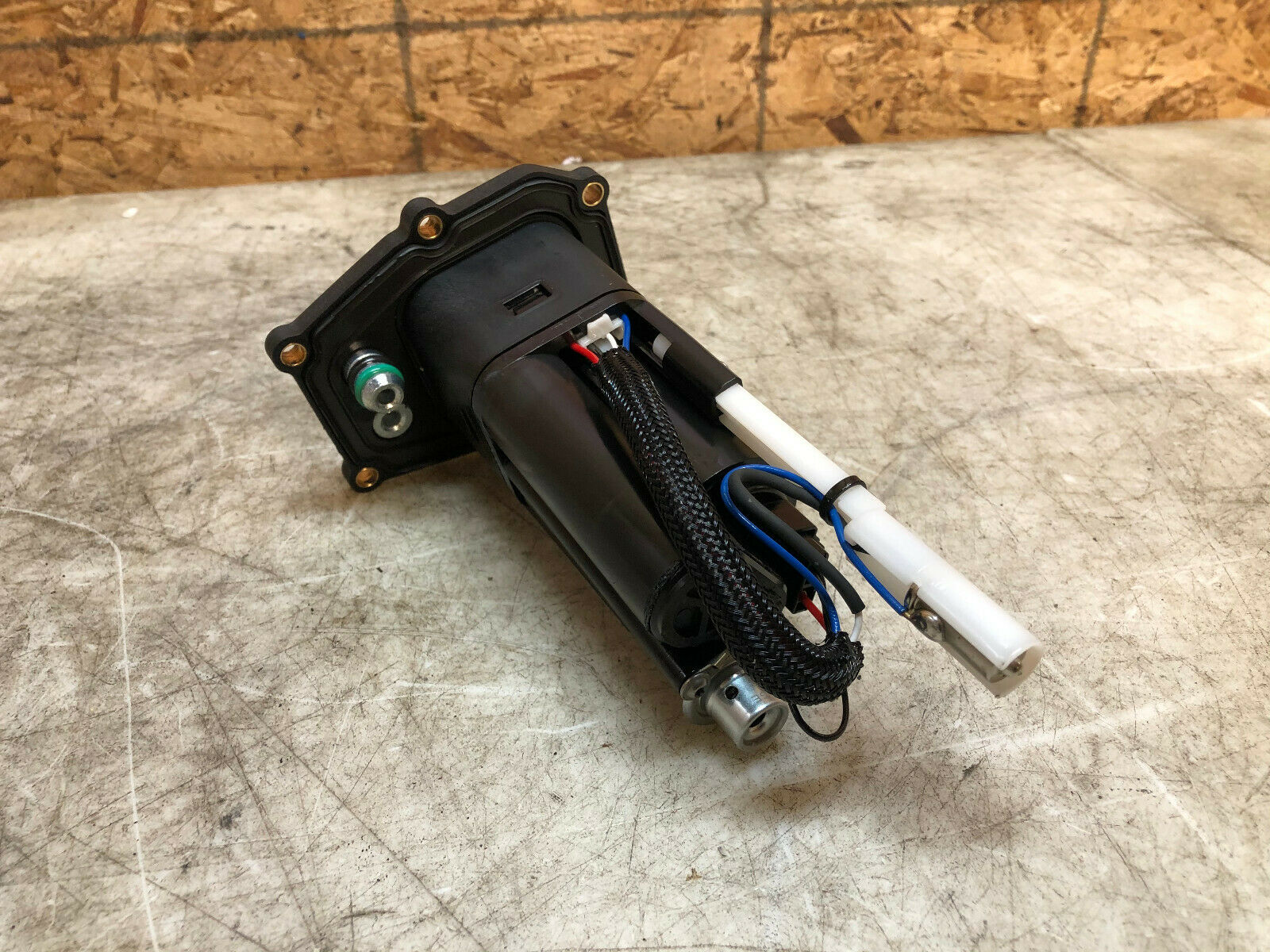 16 17 18 19 DUCATI PANIGALE 959 1199 1299 V2 FUEL PUMP GAS PUMP SENDING UNIT OEM