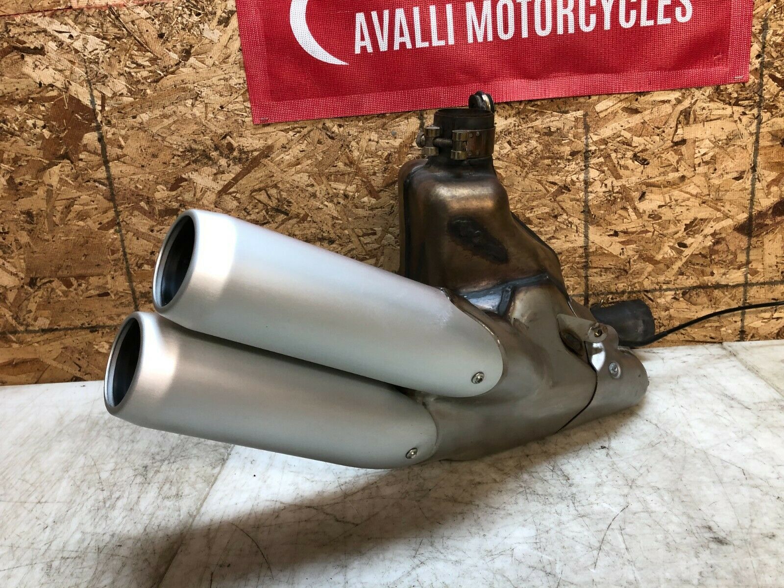 17 18 19 20 DUCATI SUPERSPORT SUPER SPORT 939 FACTORY EXHAUST MUFFLER OEM PIPE