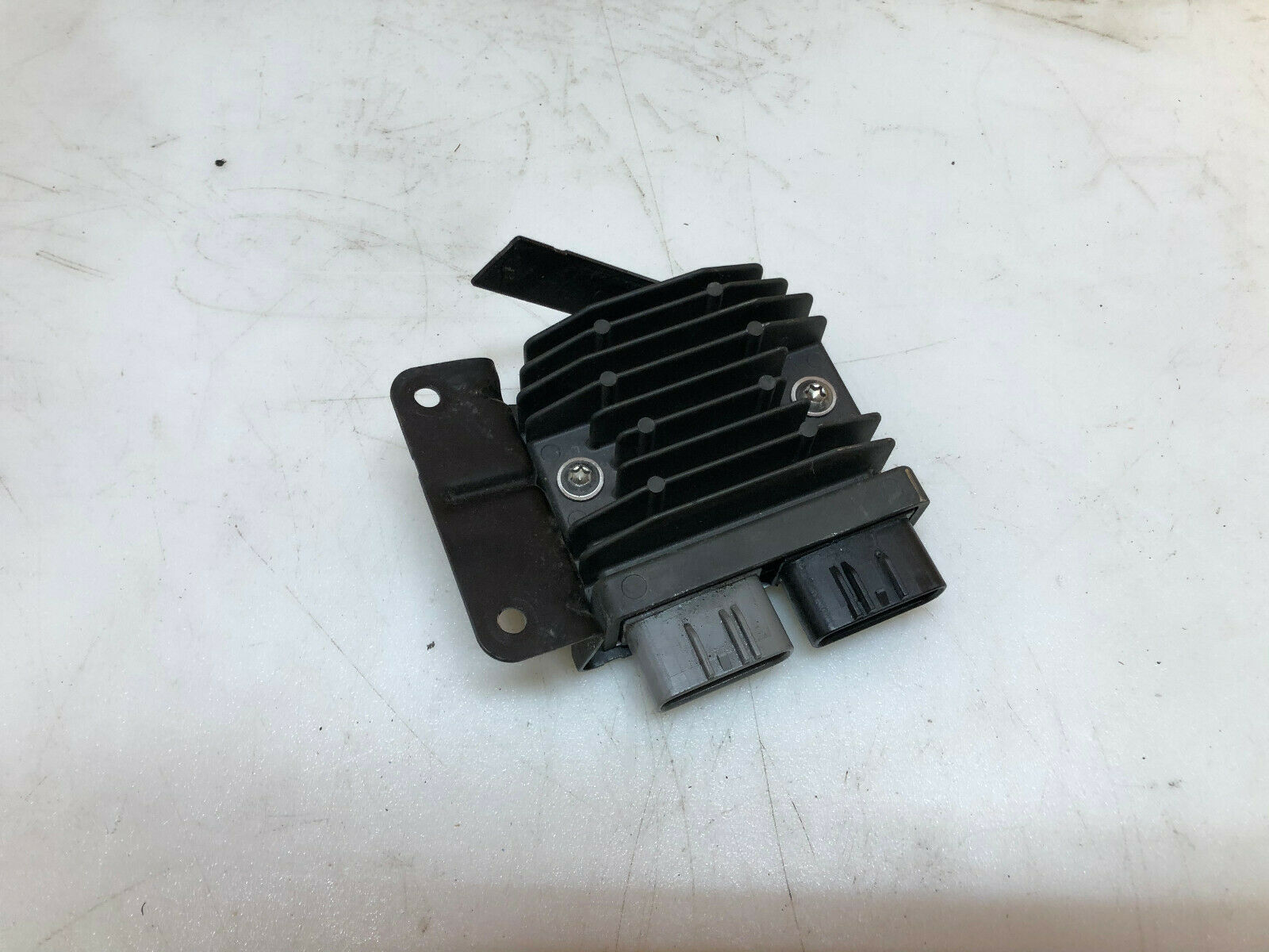 15 16 17 18 2015-2018 BMW S1000RR S1000 RR VOLTAGE REGULATOR RECTIFIER REG REC