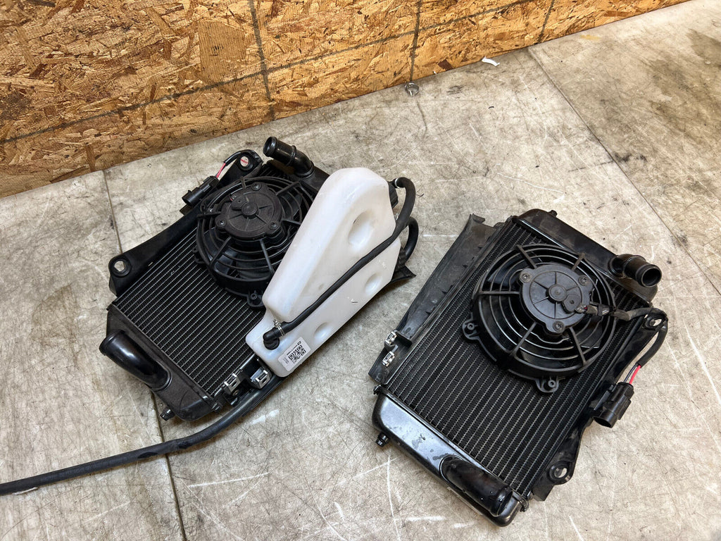 22 23 2022 2023 KTM SUPER ADVENTURE 1290 S RADIATORS RAD ENGINE COOLER RADIATOR