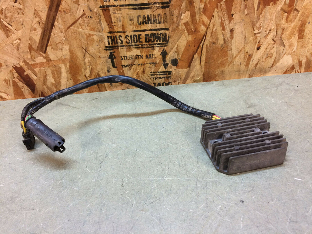 01 02 03 04 2001 2002 2003 2004 BMW F650GS F 650 GS REGULATOR RECTIFIER REG REC