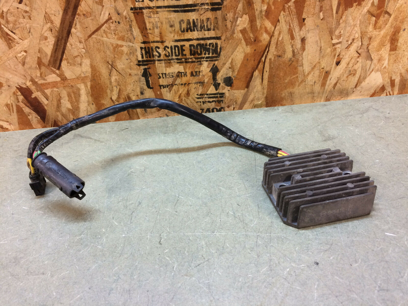 01 02 03 04 2001 2002 2003 2004 BMW F650GS F 650 GS REGULATOR RECTIFIER REG REC