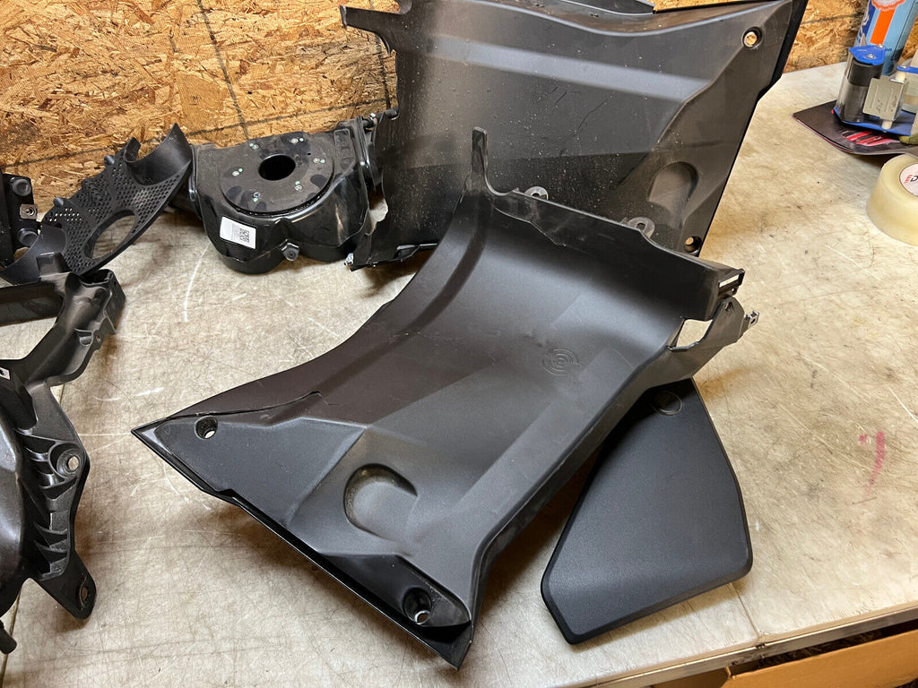 22 23 2022 2023 KTM SUPER ADVENTURE 1290 S FILLER PLASTIC TRIM PIECES COWL COVER