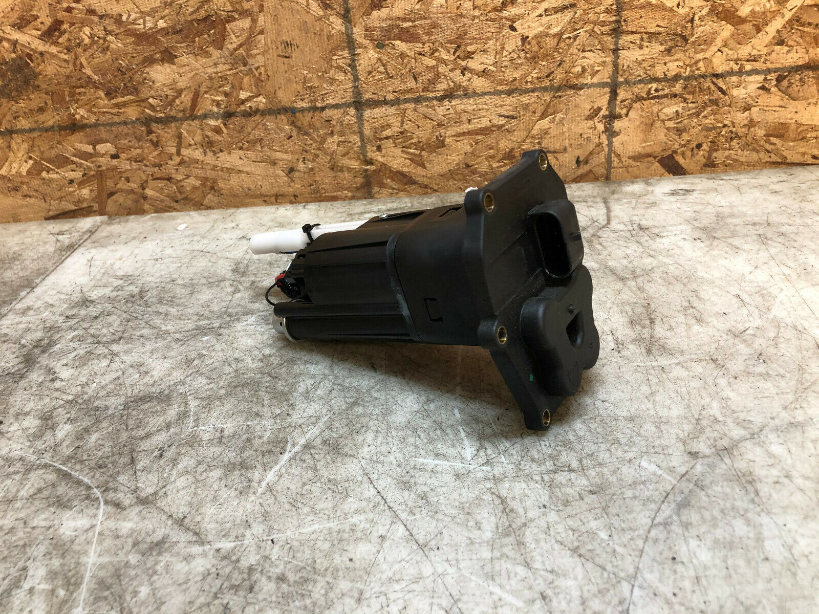 16 17 18 19 DUCATI PANIGALE 959 1199 1299 V2 FUEL PUMP GAS PUMP SENDING UNIT OEM