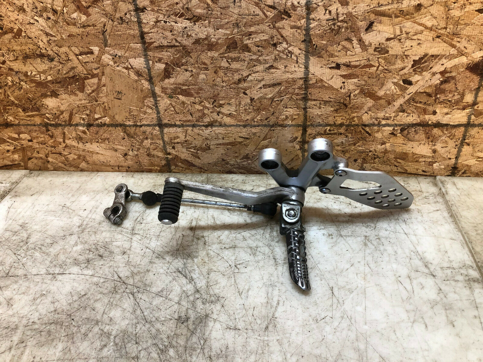 04 05 2004 2005 SUZUKI GSXR GSX-R GSXR600 600 750 LEFT REARSET REAR SET SHIFTER