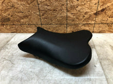 Load image into Gallery viewer, 06 07 2006 2007 SUZUKI GSX-R600 GSXR 600 750 FRONT RIDER SEAT RIDERS PAD CUISION
